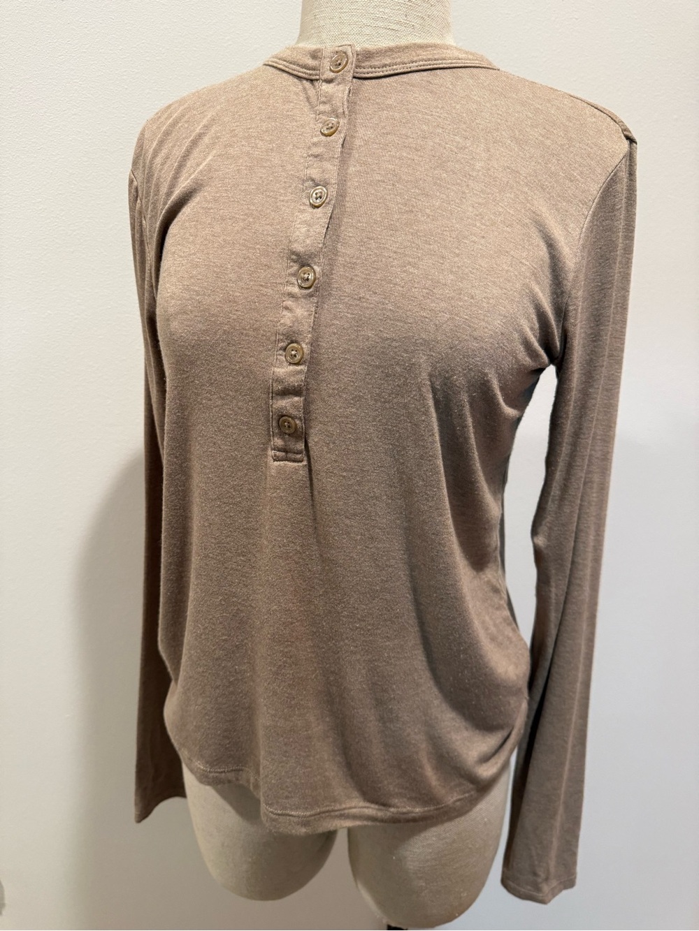 Universal Thread Long-Sleeve Henley Top in Taupe Brown